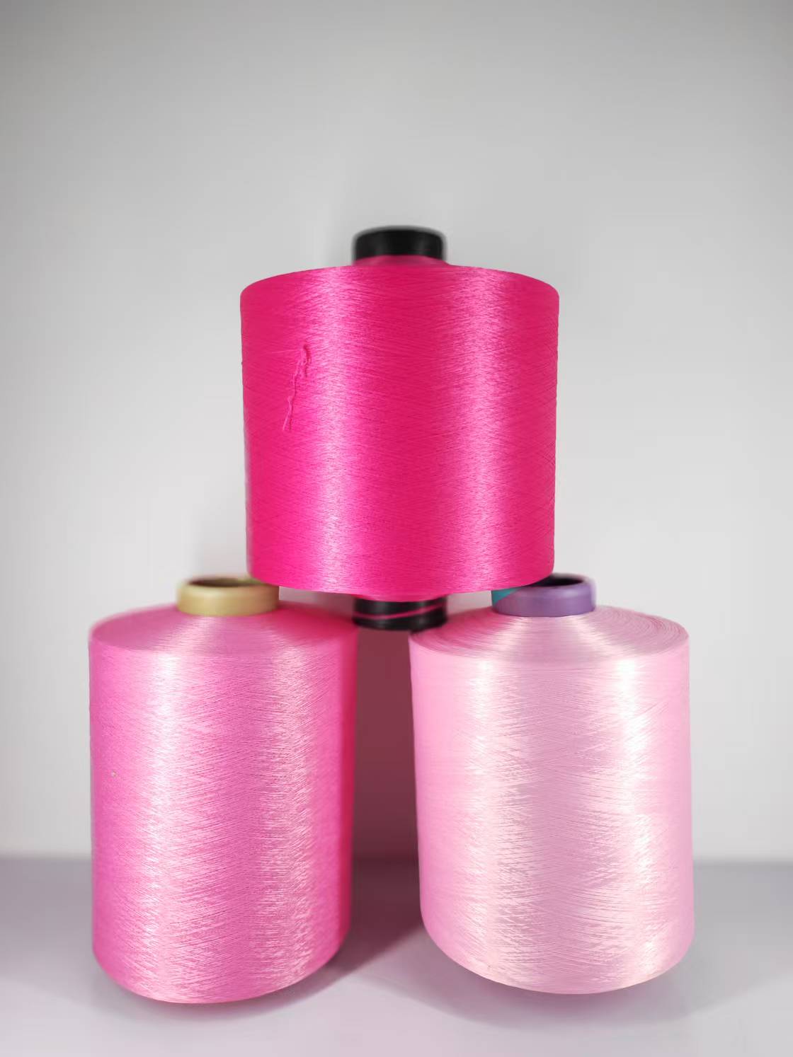 Bantlar için polyester iplik
